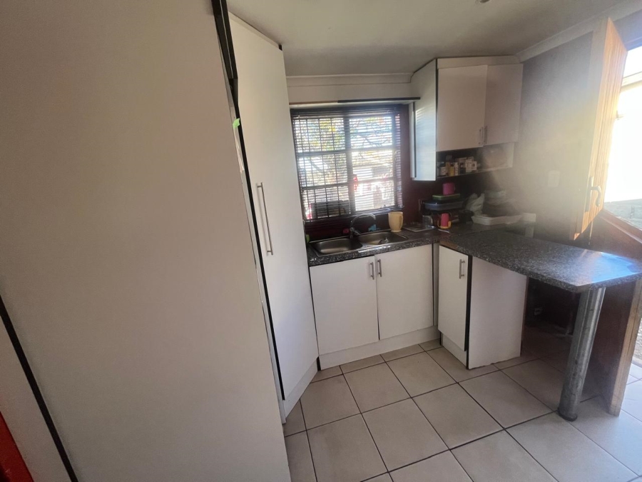 2 Bedroom Property for Sale in Kwazakhele Eastern Cape